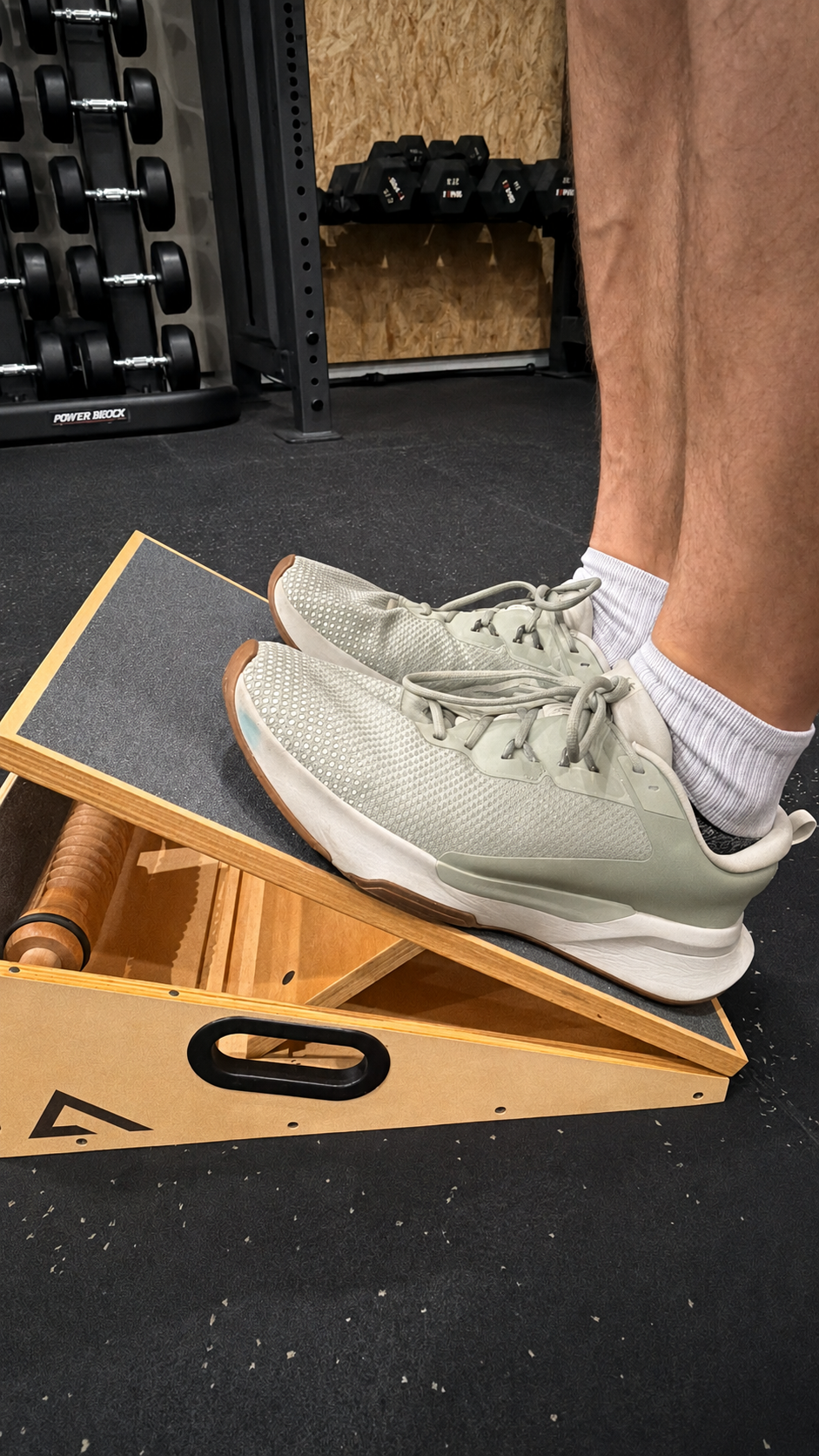 Calf Stretch using the Ligamove 3-in-1 adjustable slant board 